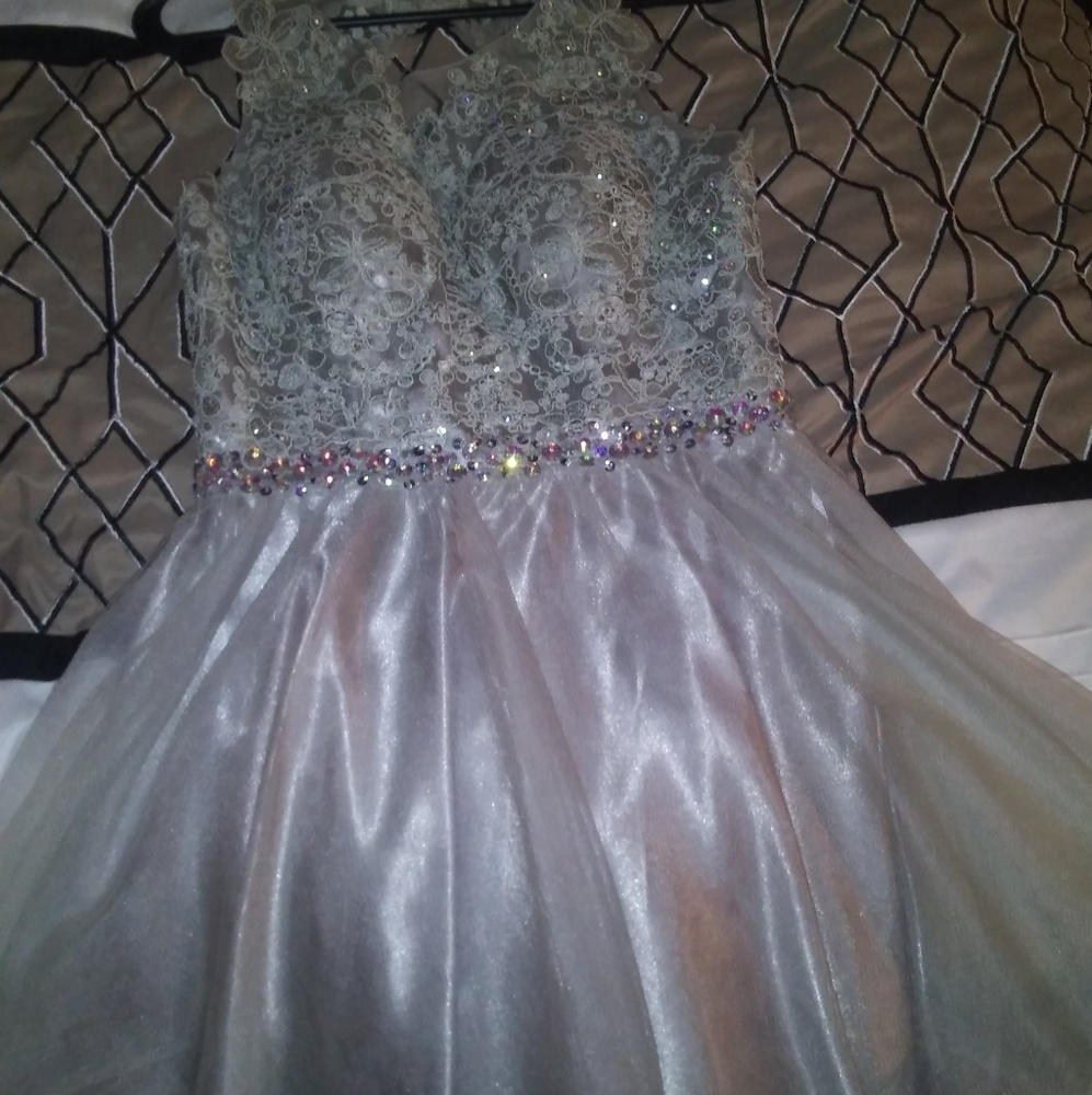 Prom dress - Picture 2 of 2
